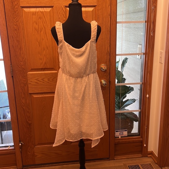 Dress - Picture 3 of 4